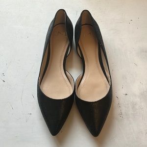 Like new Marc Fisher black flat size 6M